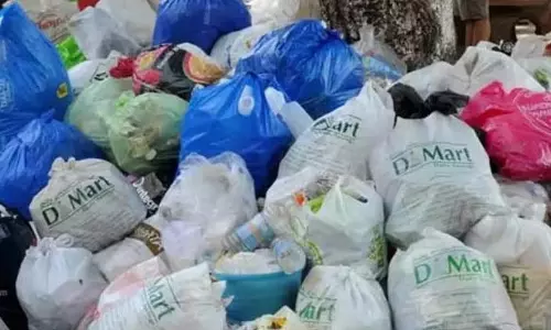 खाना पाने के लिए plastic कचरा नगर पालिका को जमा करें खाना पाने के लिए plastic कचरा नगर पालिका को जमा करें
