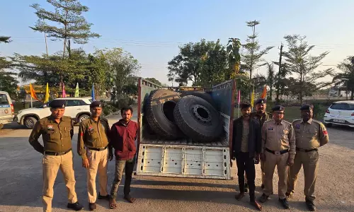 हिर्री पुलिस की त्वरित कार्रवाई, चंद घंटे में 2.80 लाख के चोरी हुए 8 टायर बरामद
