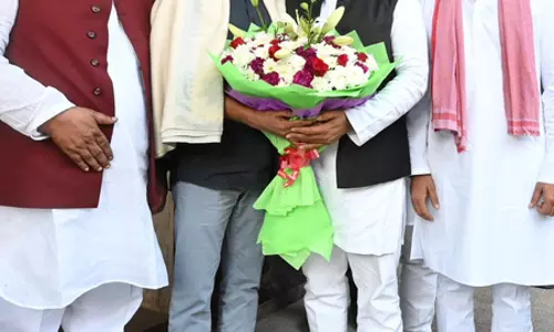 समस्याओं के समाधान के लिए एक स्पष्ट, यथार्थवादी और प्रगतिशील रोडमैप जरूरी: अखिलेश यादव समस्याओं के समाधान के लिए एक स्पष्ट, यथार्थवादी और प्रगतिशील रोडमैप जरूरी: अखिलेश यादव