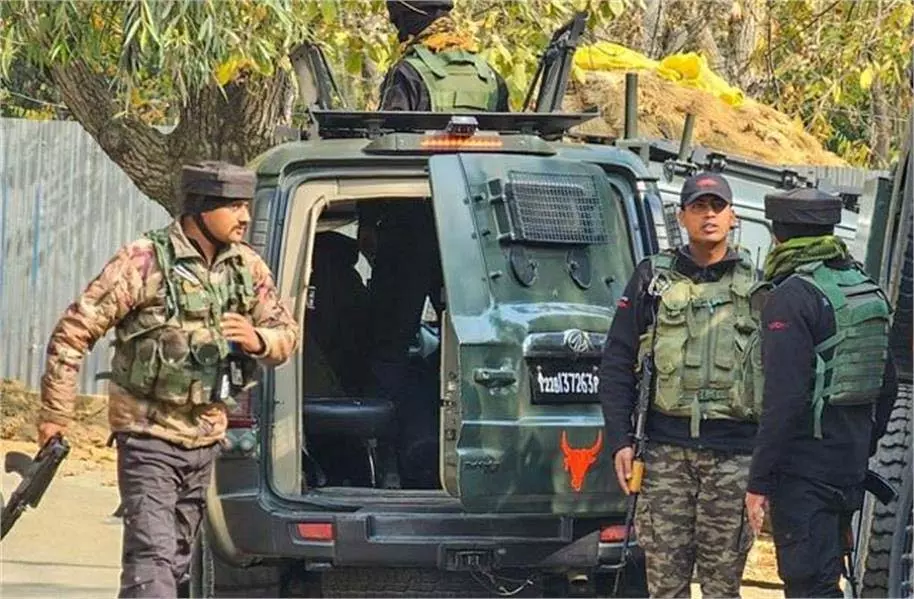 Jammu-Kashmir: प्रतिबंधित तहरीक-ए-हुर्रियत के तीन सदस्यों के ठिकानों पर पुलिस का छापा Jammu-Kashmir: प्रतिबंधित तहरीक-ए-हुर्रियत के तीन सदस्यों के ठिकानों पर पुलिस का छापा