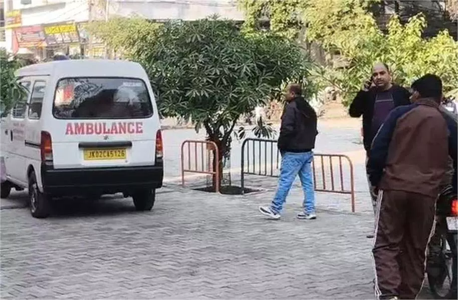 Jammu-Kashmir: प्राइवेट कंपनी के ड्राइवर का शव बरामद Jammu-Kashmir: प्राइवेट कंपनी के ड्राइवर का शव बरामद