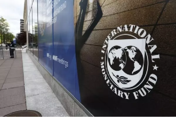 IMF की चेतावनी: पाकिस्तान के आर्थिक सुधारों में अभी कई कमी IMF की चेतावनी: पाकिस्तान के आर्थिक सुधारों में अभी कई कमी