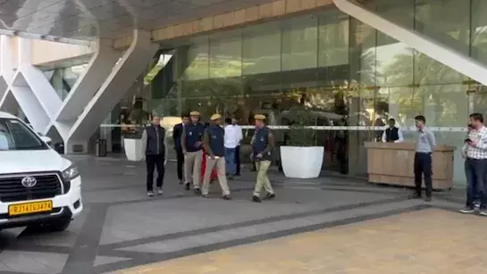 Jaipur: हाईकोर्ट व होटल को उड़ाने की धमकी, पुलिस जांच में जुटी Jaipur: हाईकोर्ट व होटल को उड़ाने की धमकी, पुलिस जांच में जुटी