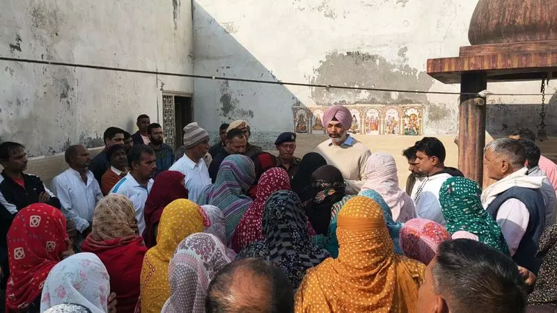 Rohit धनखड़ मर्डर केस: रोहतक के IGP ने परिवार वालों से मुलाकात की Rohit धनखड़ मर्डर केस: रोहतक के IGP ने परिवार वालों से मुलाकात की