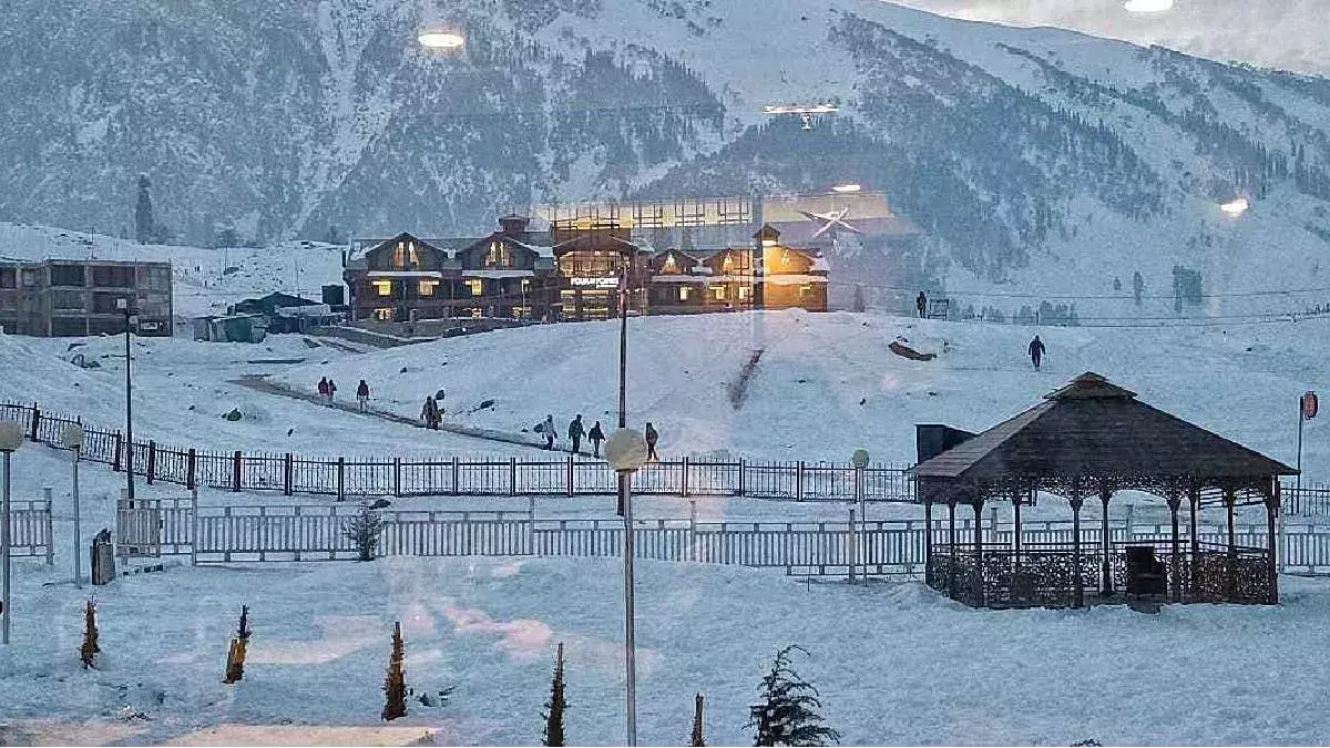 Srinagar: जम्मू-कश्मीर के पहाड़ी क्षेत्रों में हल्की बर्फबारी का अलर्ट Srinagar: जम्मू-कश्मीर के पहाड़ी क्षेत्रों में हल्की बर्फबारी का अलर्ट