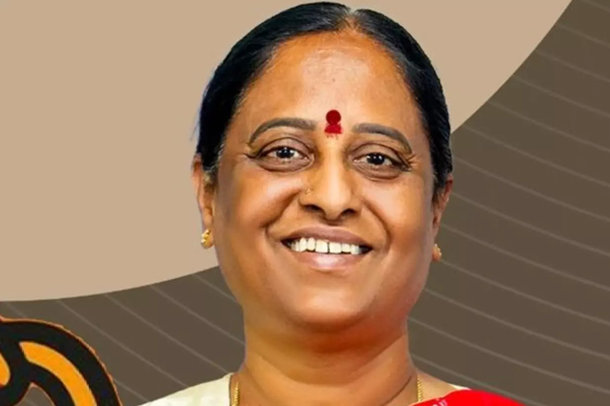 Telangana: मानहानि मामले में मंत्री सुरेखा के खिलाफ NBW जारी Telangana: मानहानि मामले में मंत्री सुरेखा के खिलाफ NBW जारी
