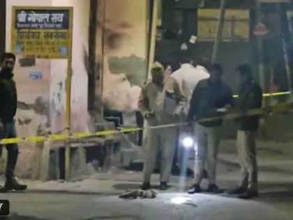 Delhi: बलबीर नगर में बाइक सवार हमलावरों ने 50 साल के व्यक्ति को गोली मारी Delhi: बलबीर नगर में बाइक सवार हमलावरों ने 50 साल के व्यक्ति को गोली मारी