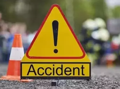 पूर्वी Afghanistan में कार के खाई में गिरने से 2 लोगों की मौत, 6 घायल पूर्वी Afghanistan में कार के खाई में गिरने से 2 लोगों की मौत, 6 घायल