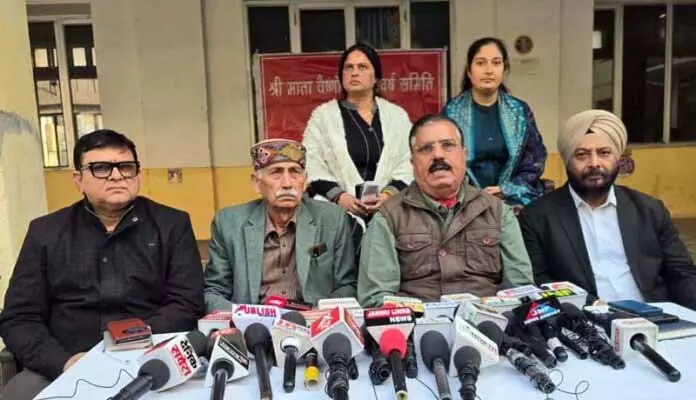 संघर्ष समिति ने आंदोलन तेज करने की धमकी दी, LG से दखल की मांग की संघर्ष समिति ने आंदोलन तेज करने की धमकी दी, LG से दखल की मांग की