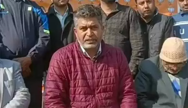 बीजेपी ने NC पर सरकारी कार्यक्रम को पार्टी रैली में बदलने का आरोप लगाया बीजेपी ने NC पर सरकारी कार्यक्रम को पार्टी रैली में बदलने का आरोप लगाया