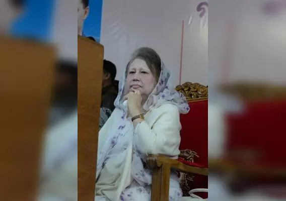 बांग्लादेश की पूर्व पीएम खालिदा जिया की हालत नाजुक, वेंटिलेटर पर रखा गया बांग्लादेश की पूर्व पीएम खालिदा जिया की हालत नाजुक, वेंटिलेटर पर रखा गया