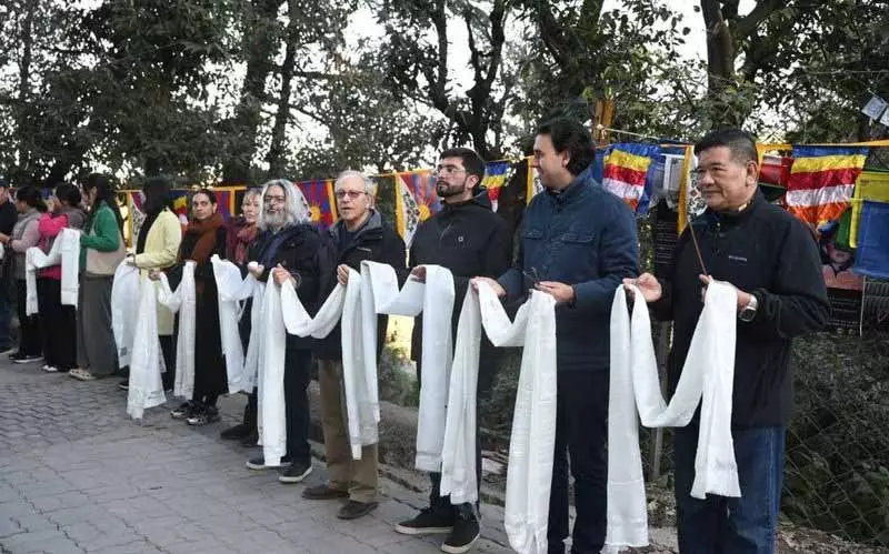 Dalai Lama कर्नाटक के अपने तय दौरे के लिए मैकलियोडगंज से रवाना हुए Dalai Lama कर्नाटक के अपने तय दौरे के लिए मैकलियोडगंज से रवाना हुए