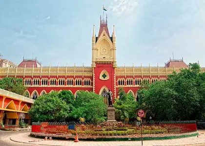 कलकत्ता HC ने WBSSC को टीचर्स को इंटरव्यू में शामिल करने का निर्देश दिया कलकत्ता HC ने WBSSC को टीचर्स को इंटरव्यू में शामिल करने का निर्देश दिया