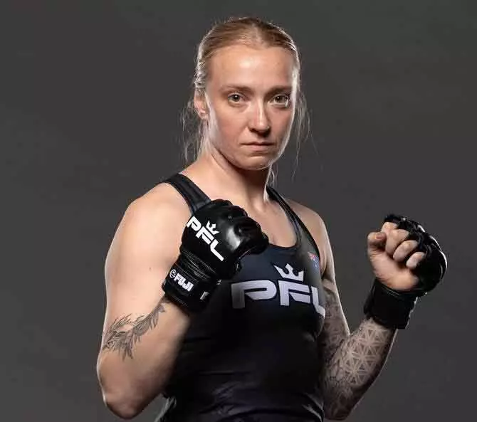 Sarah Collins का सपना साकार: क्रिस साइबोर्ग से PFL चैंपियनशिप में भिड़ाई Sarah Collins का सपना साकार: क्रिस साइबोर्ग से PFL चैंपियनशिप में भिड़ाई