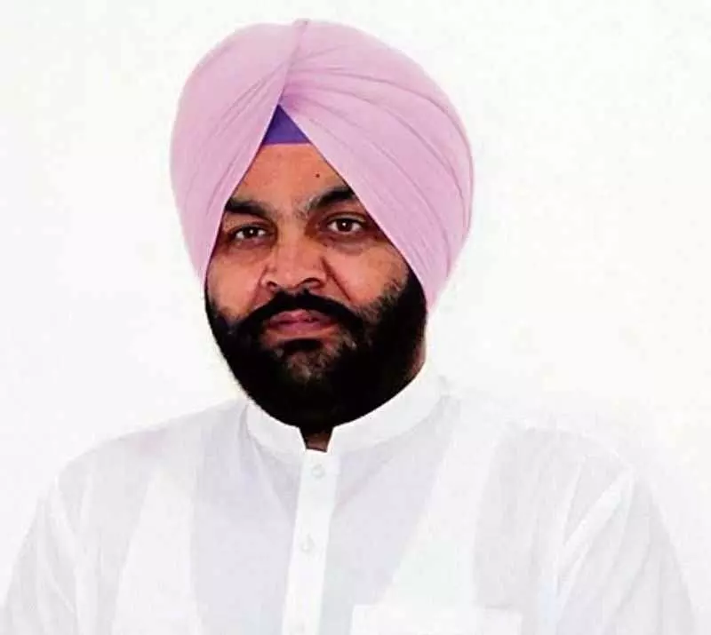 Gurjeet Singh Aujla ने लोकसभा में अमृतसर के रुके हुए फ्लाईओवर प्रोजेक्ट्स का मुद्दा उठाया Gurjeet Singh Aujla ने लोकसभा में अमृतसर के रुके हुए फ्लाईओवर प्रोजेक्ट्स का मुद्दा उठाया