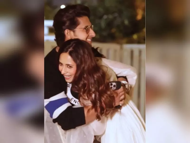 Sargun Mehta और रवि दुबे ने मनाया ‘वेडिंग मैडनेस’ के 12 साल का जश्न Sargun Mehta और रवि दुबे ने मनाया ‘वेडिंग मैडनेस’ के 12 साल का जश्न