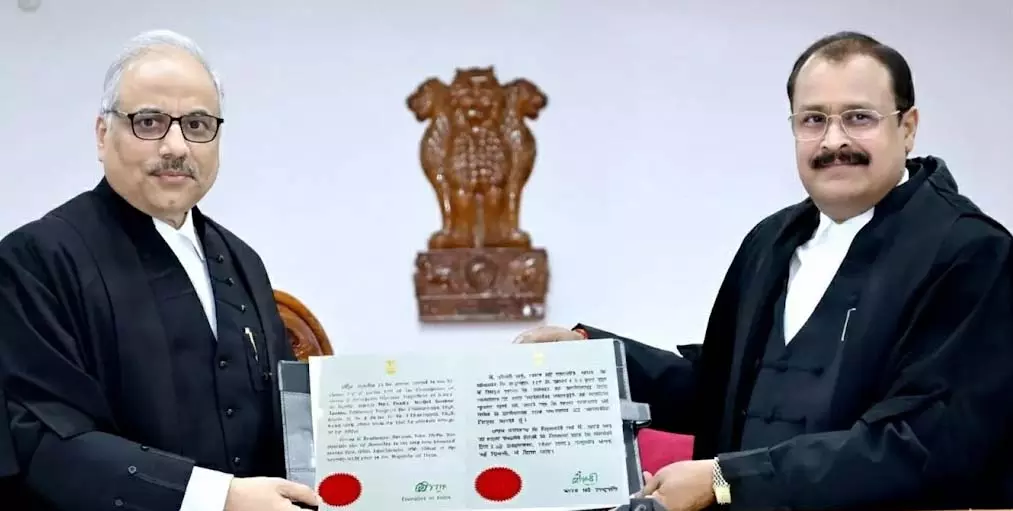 जस्टिस अरविन्द कुमार वर्मा ने ली छत्तीसगढ़ हाईकोर्ट के स्थायी न्यायाधीश की शपथ जस्टिस अरविन्द कुमार वर्मा ने ली छत्तीसगढ़ हाईकोर्ट के स्थायी न्यायाधीश की शपथ