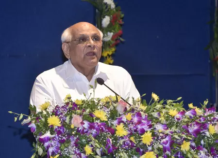 सीएम भूपेंद्र पटेल ने समावेशी विकास के लिए वाइब्रेंट गुजरात रीजनल कॉन्फ्रेंस आयोजित की सीएम भूपेंद्र पटेल ने समावेशी विकास के लिए वाइब्रेंट गुजरात रीजनल कॉन्फ्रेंस आयोजित की