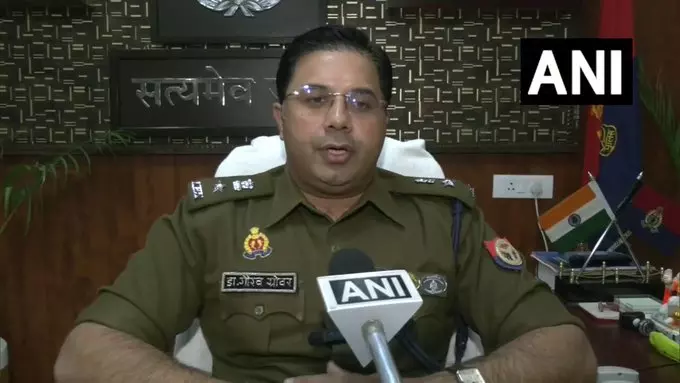 अयोध्या धाम में सुरक्षा व्यवस्था सुदृढ़, SSP गौरव ग्रोवर ने श्रद्धालुओं की सुविधा और सुरक्षा पर जोर दिया अयोध्या धाम में सुरक्षा व्यवस्था सुदृढ़, SSP गौरव ग्रोवर ने श्रद्धालुओं की सुविधा और सुरक्षा पर जोर दिया