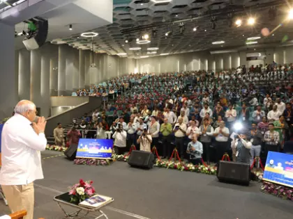 Gujarat: छात्रों के लिए 370 करोड़ रुपये की स्कॉलरशिप, 13 लाख लाभार्थी Gujarat: छात्रों के लिए 370 करोड़ रुपये की स्कॉलरशिप, 13 लाख लाभार्थी