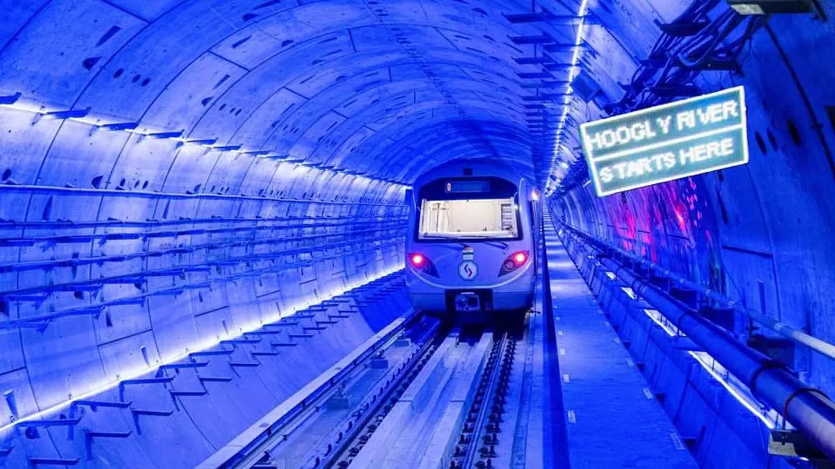 Green Line के समय में बड़ा बदलाव, इस बार हावड़ा-कोलकाता का सफर आसान Green Line के समय में बड़ा बदलाव, इस बार हावड़ा-कोलकाता का सफर आसान