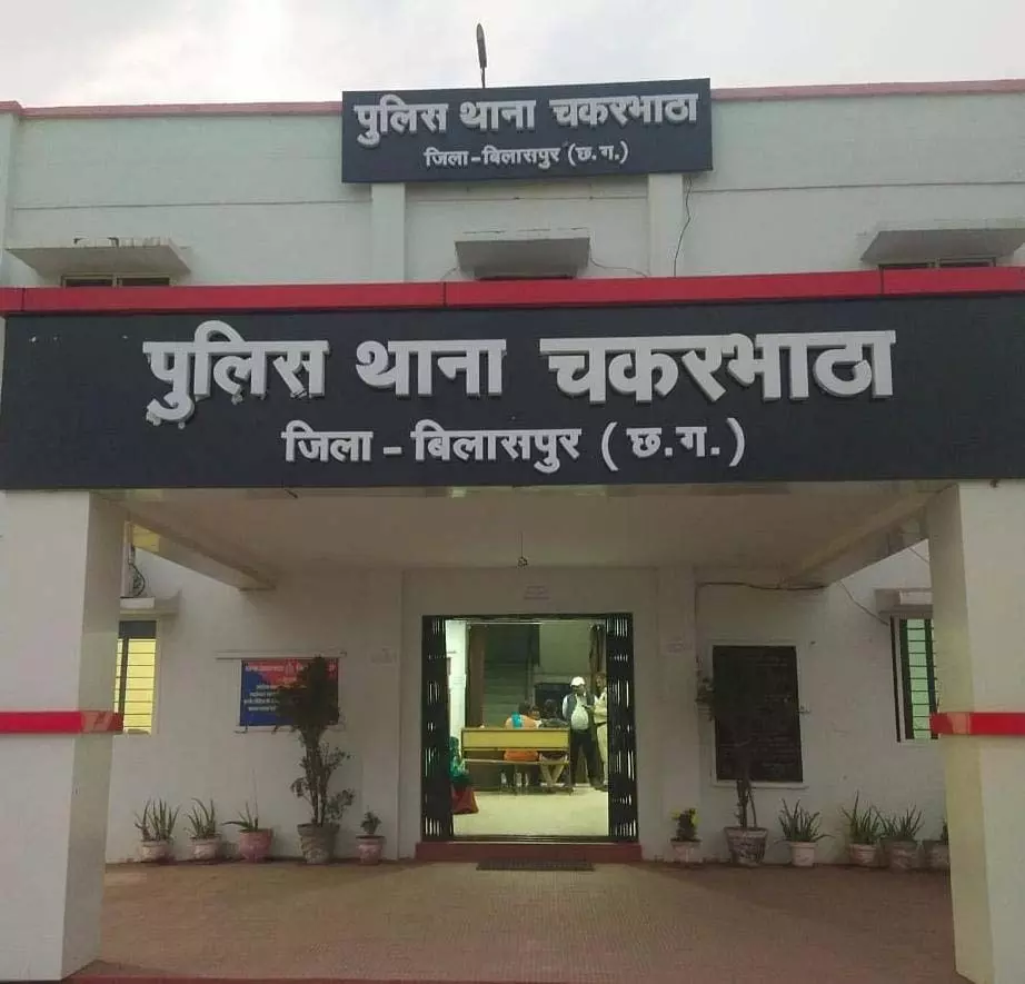 दिनदहाड़े युवती पर हमला: स्कूटी रोकने के बहाने दो बदमाशों ने किया जानलेवा वार दिनदहाड़े युवती पर हमला: स्कूटी रोकने के बहाने दो बदमाशों ने किया जानलेवा वार