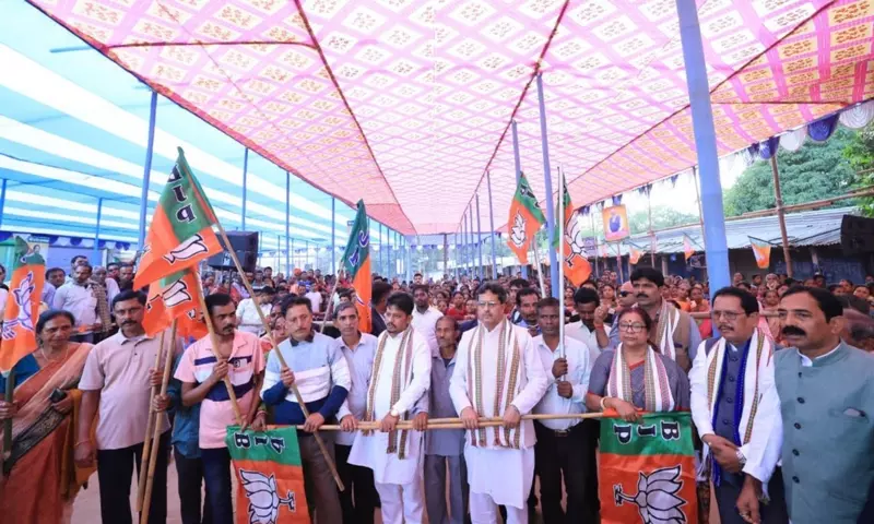 Tripura CM ने बाज़ार कॉलोनी नरसंहार के पीड़ितों के लिए न्याय का आश्वासन दिया Tripura CM ने बाज़ार कॉलोनी नरसंहार के पीड़ितों के लिए न्याय का आश्वासन दिया