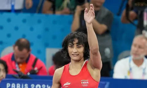 Haryana : आग अभी बुझी नहीं है विनेश फोगाट ने रिटायरमेंट से वापसी की Haryana : आग अभी बुझी नहीं है विनेश फोगाट ने रिटायरमेंट से वापसी की
