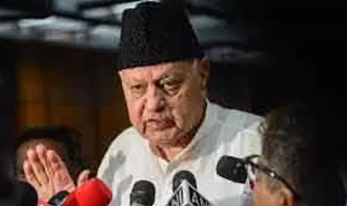 Dr. Farooq, सीएम उमर ने मौलाना मसूदी, सोफी मुहम्मद अकबर को श्रद्धांजलि दी। Dr. Farooq, सीएम उमर ने मौलाना मसूदी, सोफी मुहम्मद अकबर को श्रद्धांजलि दी।