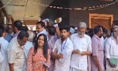 केरल स्थानीय निकाय चुनाव: शुरुआती रुझानों से LDF और UDF के बीच कड़ी टक्कर
