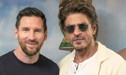 Lionel Messi अपनी GOAT टूर के दौरान KKR के को-ओनर शाहरुख खान से मिले
