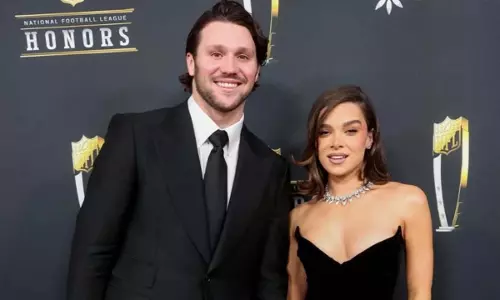 Hailee Steinfeld प्रेग्नेंट: NFL क्वार्टरबैक जोश एलन के साथ पहले बच्चे की उम्मीद कर रही
