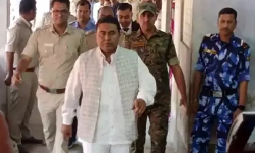 संदेशखाली गवाह के बेटे की रहस्यमय मौत: पुलिस ने की पहली गिरफ्तारी संदेशखाली गवाह के बेटे की रहस्यमय मौत: पुलिस ने की पहली गिरफ्तारी