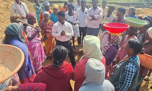 Karnataka : नरेगा कार्य का निरीक्षण Karnataka : नरेगा कार्य का निरीक्षण