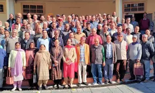 Himachal कृषि विश्वविद्यालय के पेंशनभोगियों ने बकाया राशि के भुगतान में देरी को लेकर विरोध प्रदर्शन Himachal कृषि विश्वविद्यालय के पेंशनभोगियों ने बकाया राशि के भुगतान में देरी को लेकर विरोध प्रदर्शन
