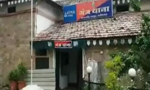 तेलघानी नाका चौक में लूट, व्यापारी का बाइक ले गए बदमाश तेलघानी नाका चौक में लूट, व्यापारी का बाइक ले गए बदमाश