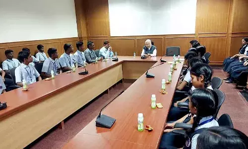 बेलगाम सत्र: हल्याल के छात्रों ने कार्यवाही देखी