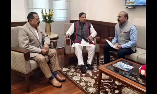 Sat Sharma और मोहन लाल ने डॉ. जितेंद्र से मुलाकात की, अखनूर-छम्ब क्षेत्र के अहम मुद्दे उठाए Sat Sharma और मोहन लाल ने डॉ. जितेंद्र से मुलाकात की, अखनूर-छम्ब क्षेत्र के अहम मुद्दे उठाए
