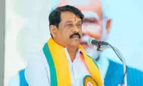 बीजेपी ने किसानों को धोखा देने के लिए तमिलनाडु सरकार की आलोचना की बीजेपी ने किसानों को धोखा देने के लिए तमिलनाडु सरकार की आलोचना की