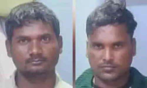 Kerala : वलयार में 3.5 किलो गांजे के साथ दो युवक गिरफ्तार Kerala : वलयार में 3.5 किलो गांजे के साथ दो युवक गिरफ्तार