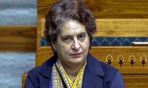 Priyanka Gandhi ने सरकारी योजना में नाम बदलने के असर पर सवाल उठाए।
