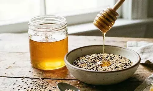 Honey और तिल के बीज का मिश्रण: खाली पेट लेने पर स्वास्थ्य लाभ Honey और तिल के बीज का मिश्रण: खाली पेट लेने पर स्वास्थ्य लाभ