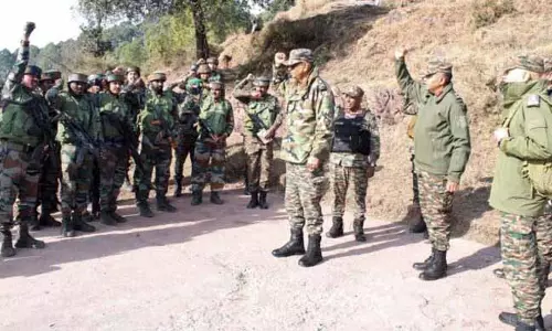 GOC व्हाइट नाइट कोर ने राजौरी में सुरक्षा तैयारियों की समीक्षा की