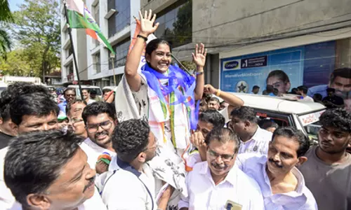 केरल स्थानीय निकाय चुनाव: UDF की बढ़त, लेफ्ट के खिलाफ मजबूत सत्ता विरोधी लहर