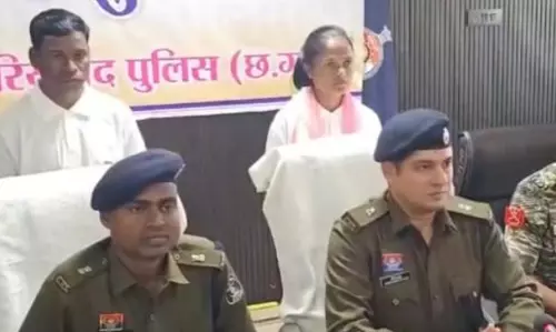 गरियाबंद में 2 नक्सलियों ने डाले हथियार