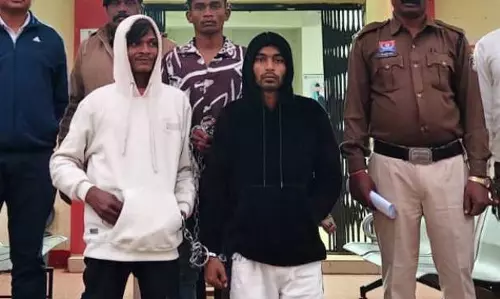 अर्ध नग्न कर 3 युवकों पर किया पेशाब, बालोद मॉब लिंचिंग के आरोपी दबोचे गए अर्ध नग्न कर 3 युवकों पर किया पेशाब, बालोद मॉब लिंचिंग के आरोपी दबोचे गए