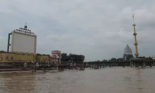 Pune : आलंदी के पास इंद्रायणी नदी का असुरक्षित पुल ट्रैफिक के लिए बंद