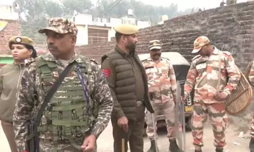 जम्मू-कश्मीर: ओवर ग्राउंड वर्कर्स के खिलाफ कार्रवाई, हिरासत में लिए गए 150 से ज्यादा लोग
