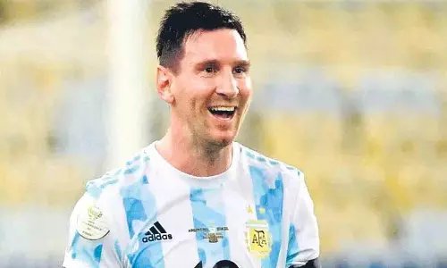 फुटबॉल स्टार Messi फैंस का हौसला बढ़ाने के लिए हैदराबाद पहुंचे।