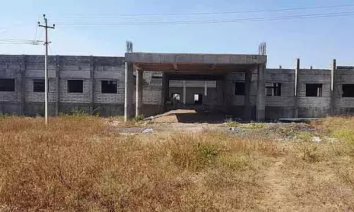 देवराहिप्परागी सरकारी फर्स्ट ग्रेड कॉलेज: निर्माण कार्य आधे में ही रुक गया